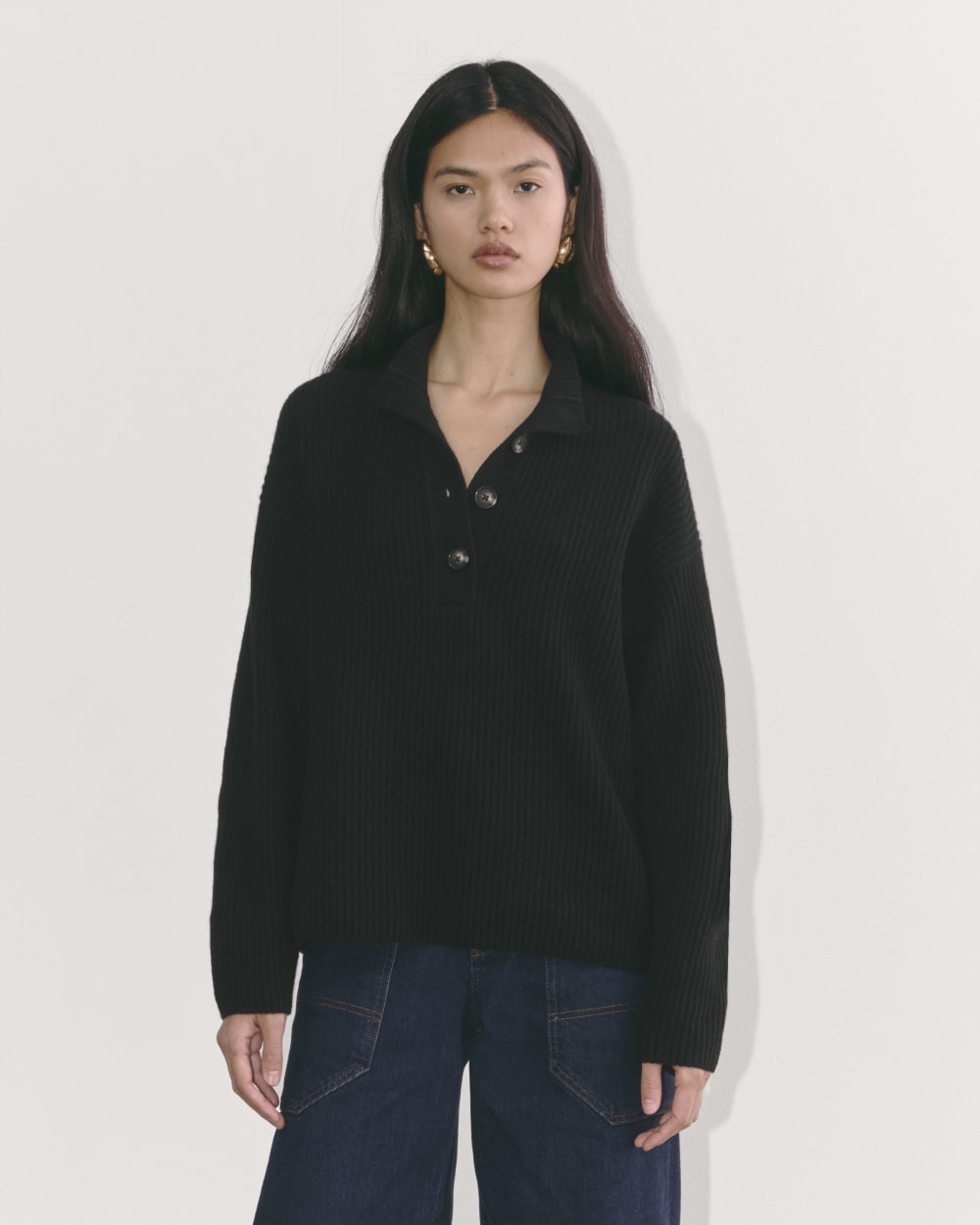The Cocoon Henley in Wool Cashmere | Black – Everlane