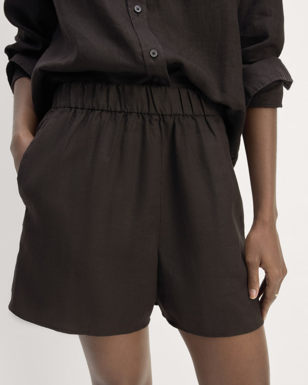 womens-linen-easy-short-black