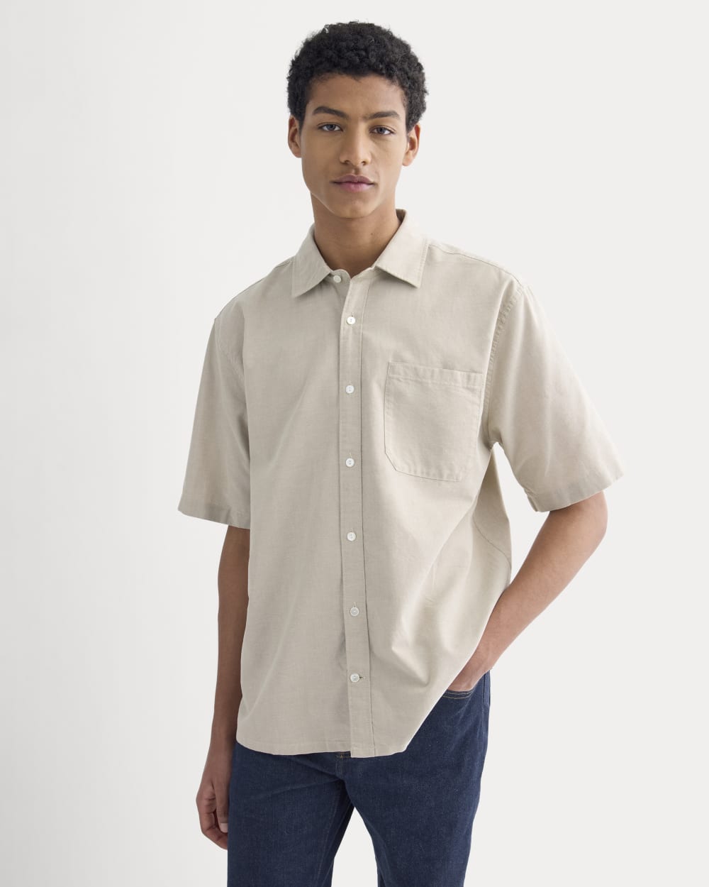 mens-lightweight-short-sleeve-oxford-chinchilla-chambray | primary