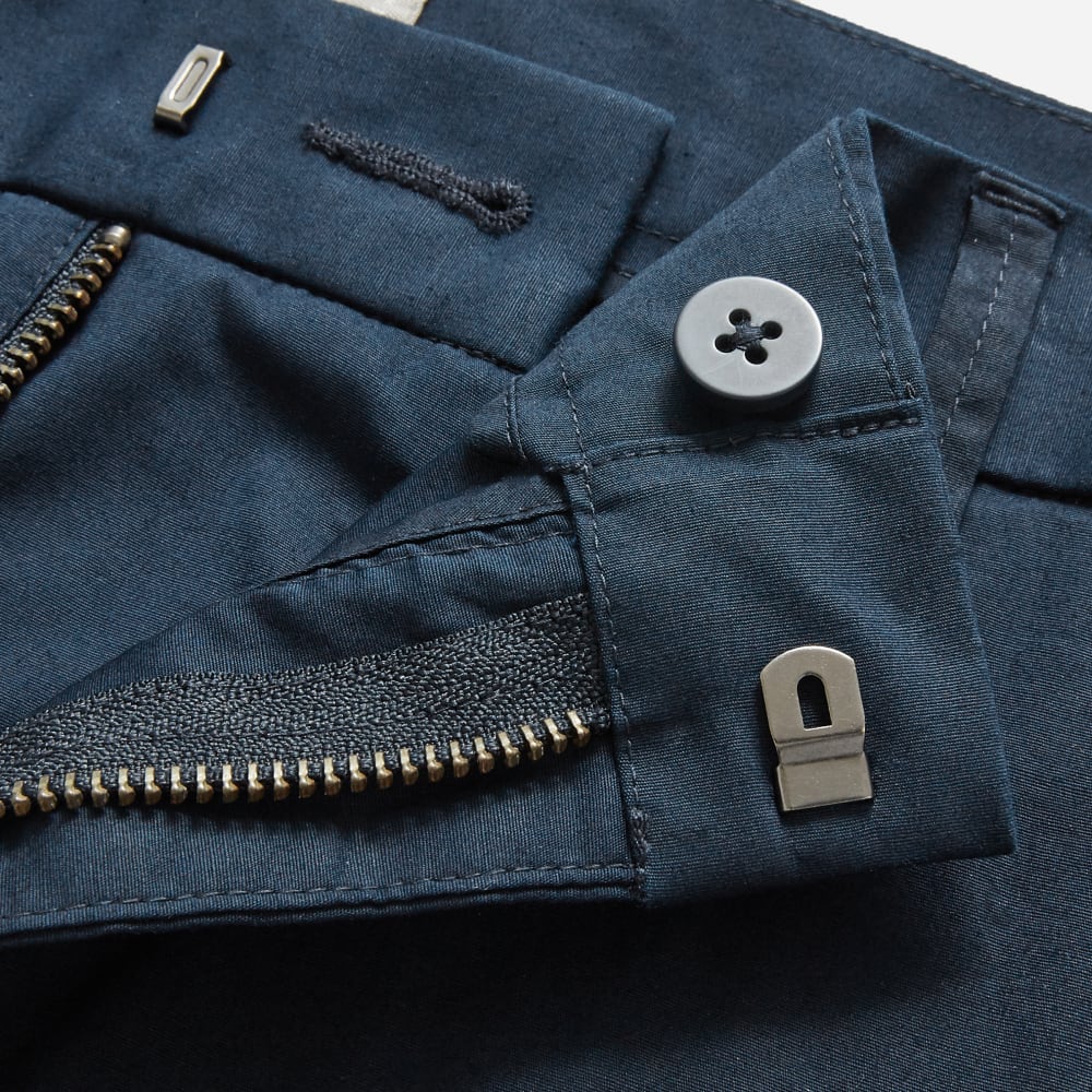 mens-air-chino-short-9-midnight | alt