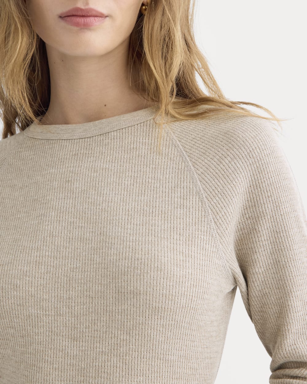 womens-slim-fit-crew-in-cozy-waffle-heathered-oatmeal