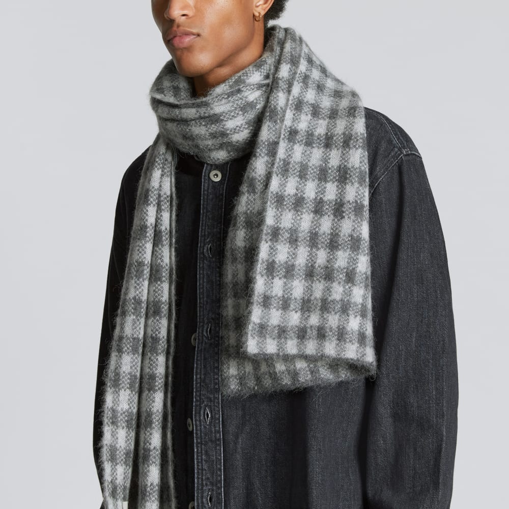 unisex-alpaca-patterned-scarf-light-hthr-grey-dark-charcoal-buffalo-check