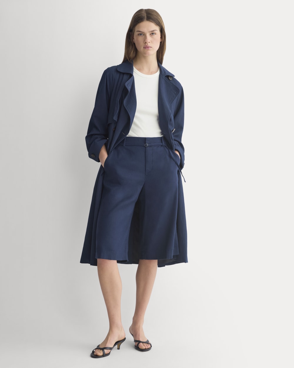womens-long-tailored-short-stretch-linen-navy | primary