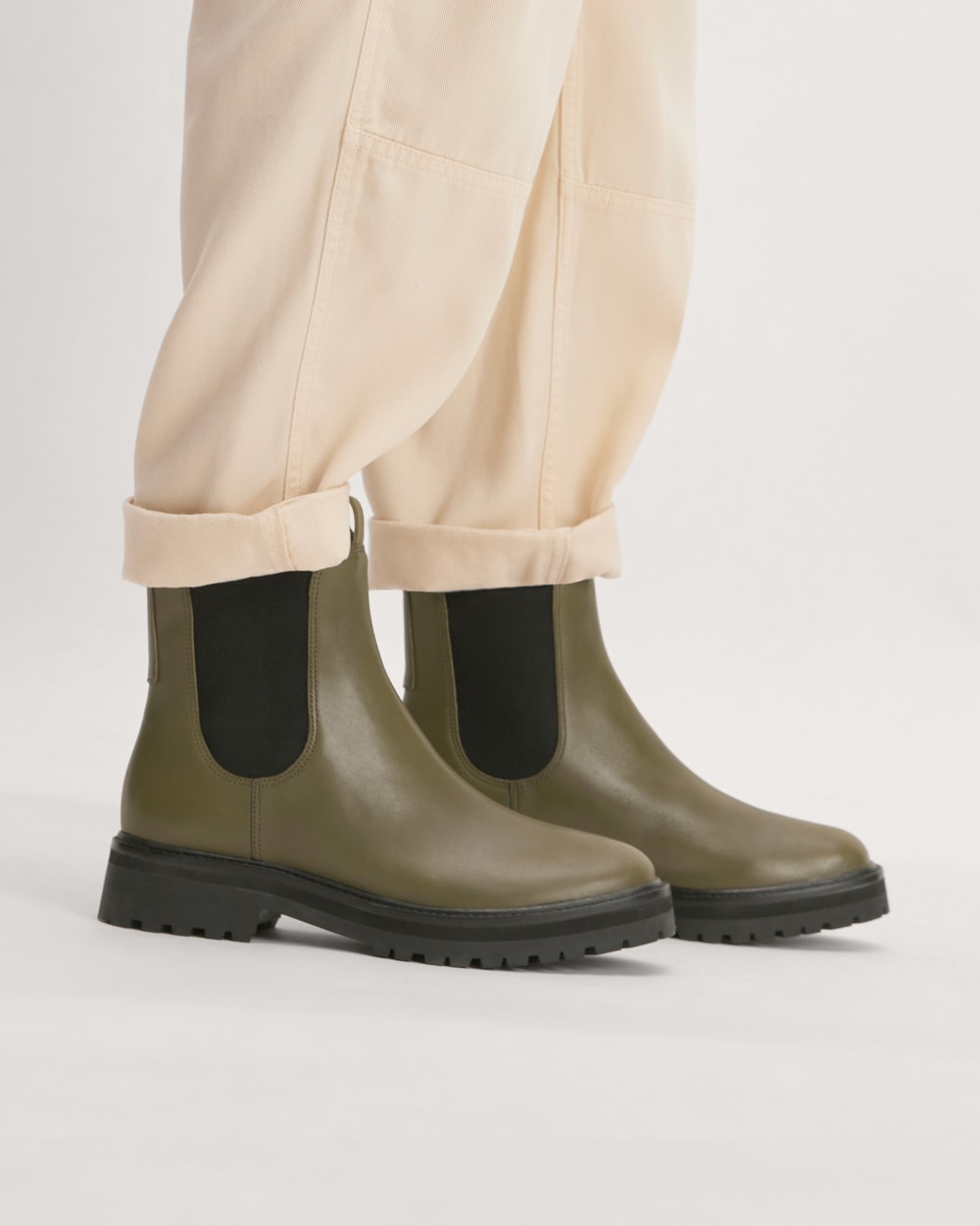 women-lug-chelsea-boot-beech | alt
