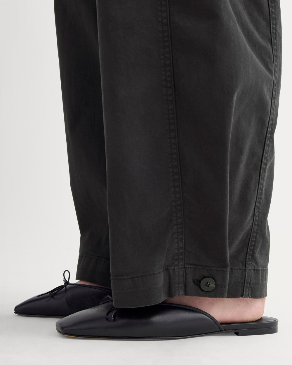 womens-balloon-chino-black