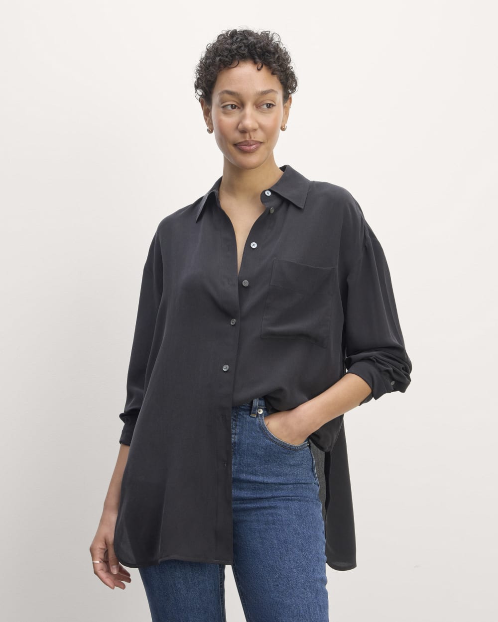 CLANE / SHEER TAILORED SHIRT ブラック The Boyfriend Shirt in Washable Silk | Black – Everlane