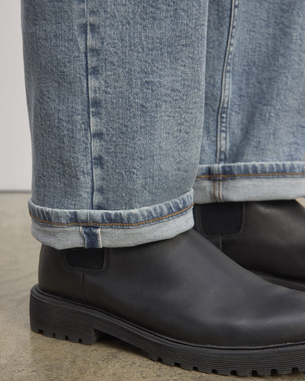 mens-slvdg-loose-strght-jean-longbay