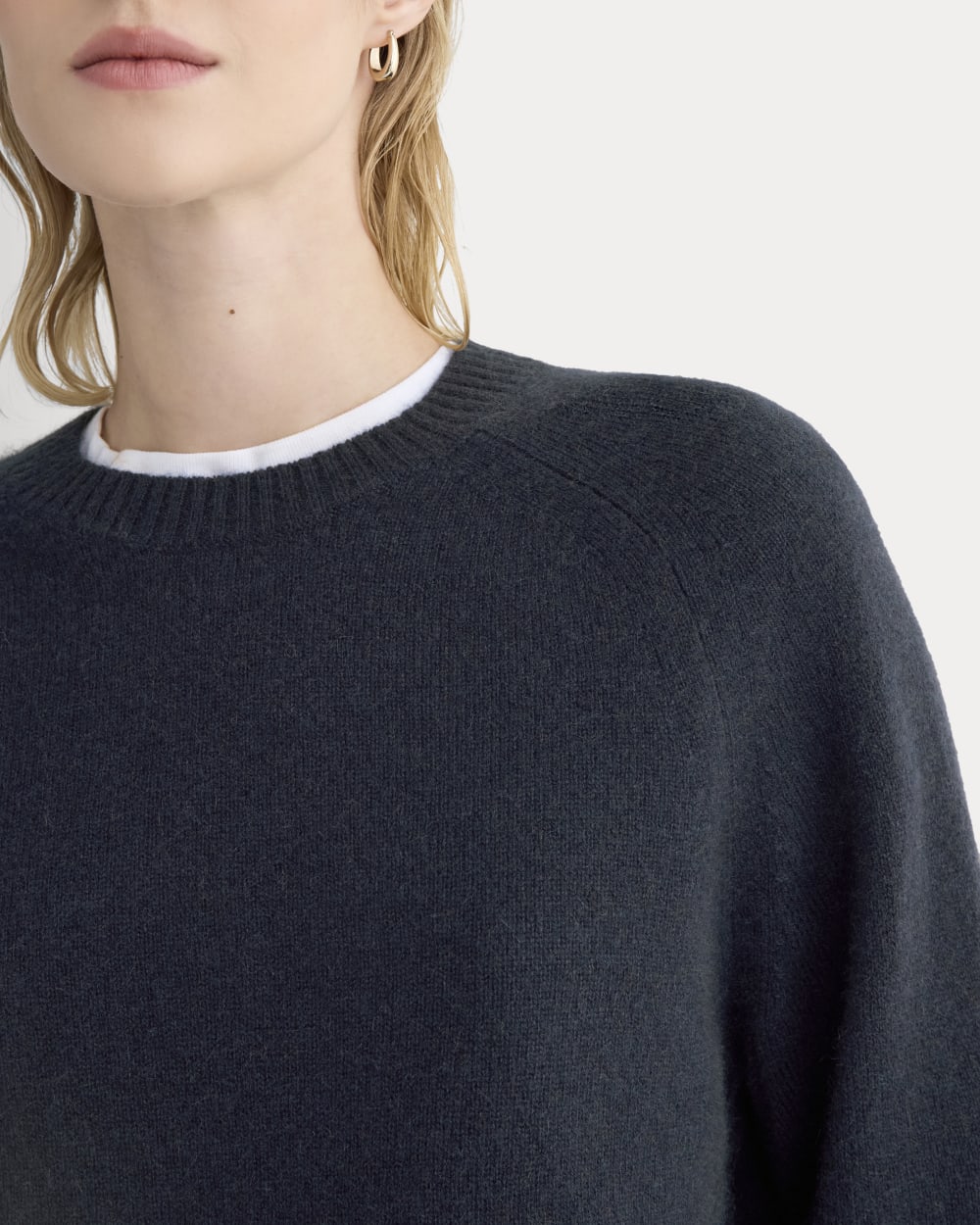 womens-cashmere-boxy-crew-sweater-navy