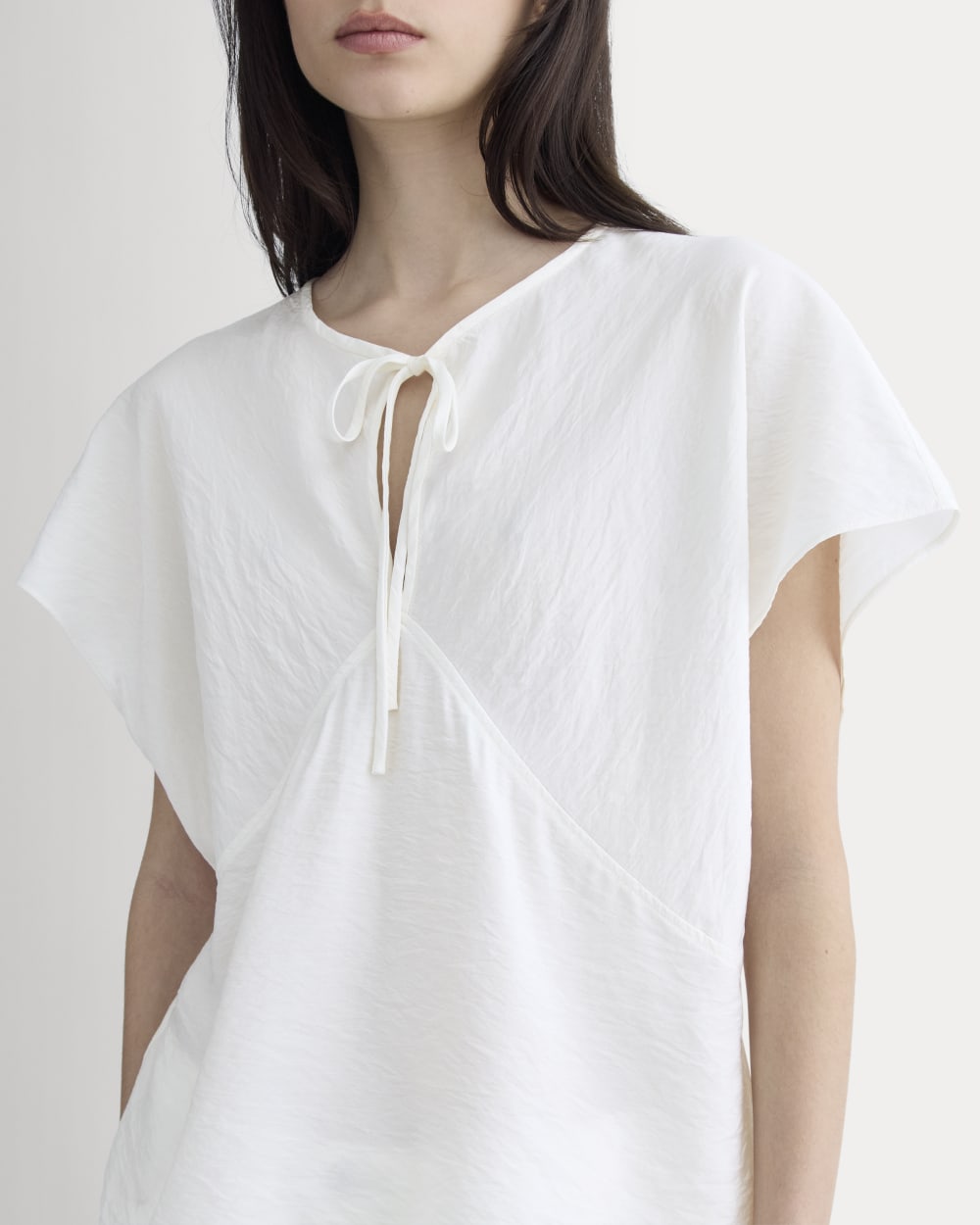 womens-keyhole-top-bone