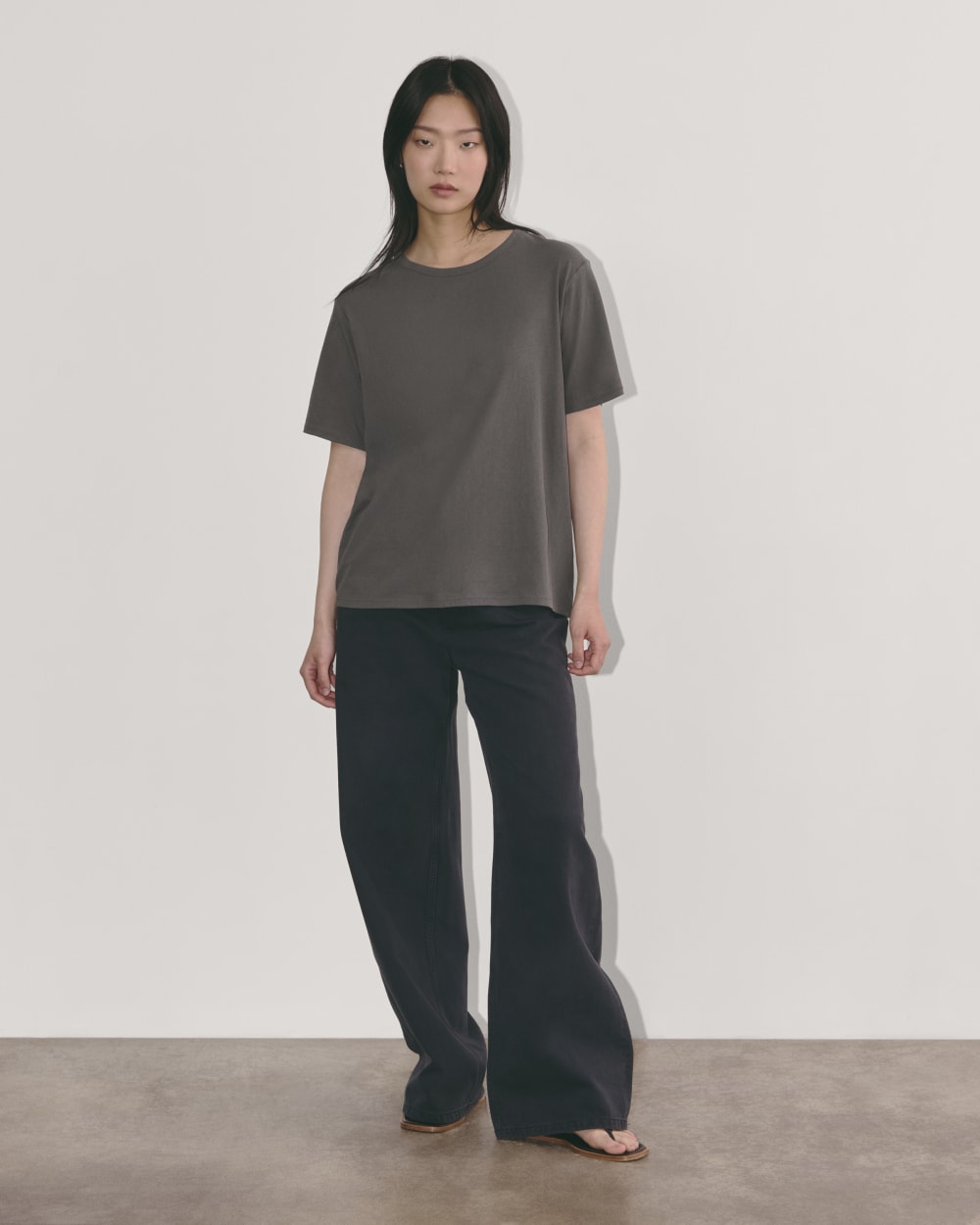 womens-air-oversized-crew-tee-graphite