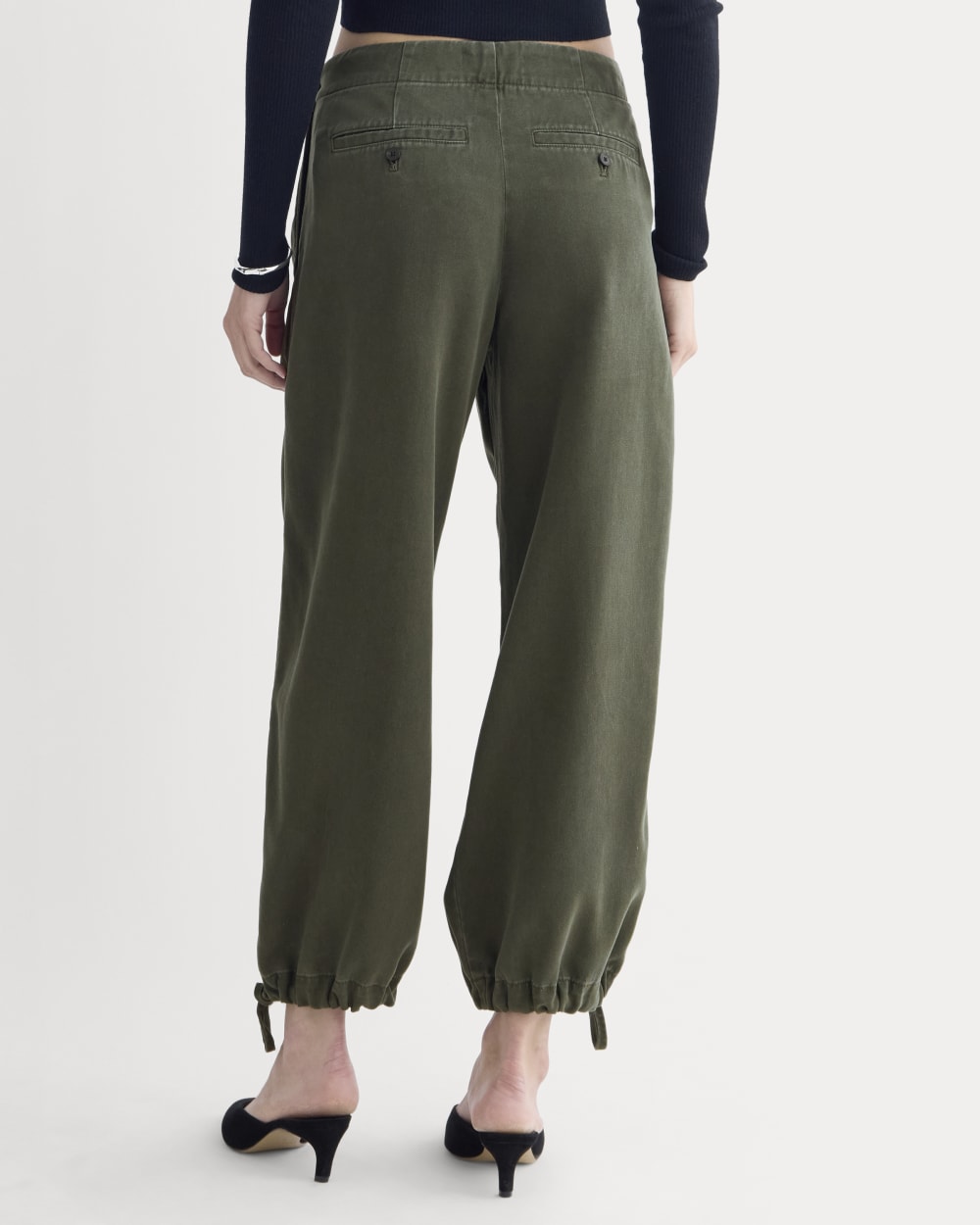 womens-chino-jogger-in-buttersoft-dark-forest