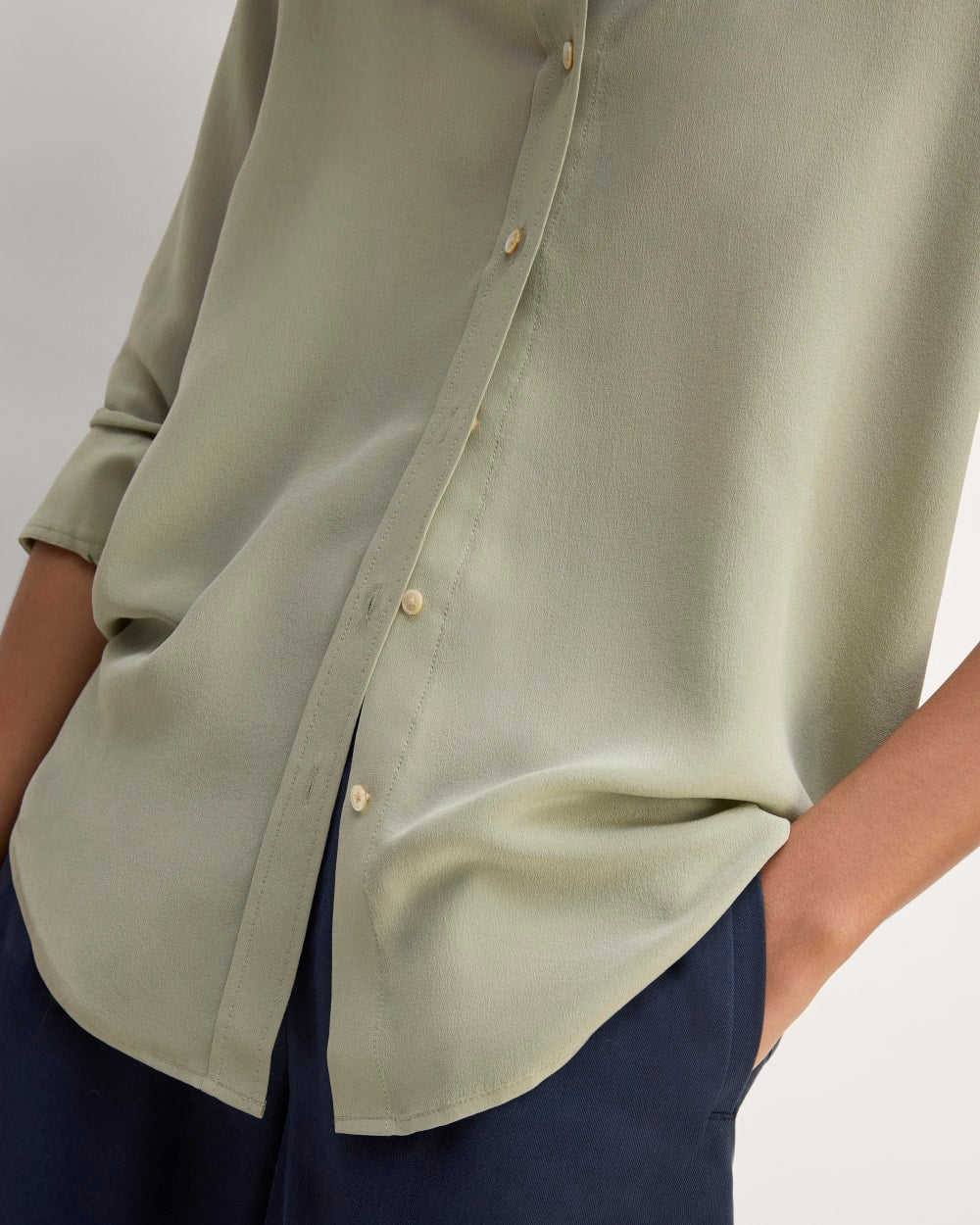 womens-clean-silk-relaxed-shirt-seagrass