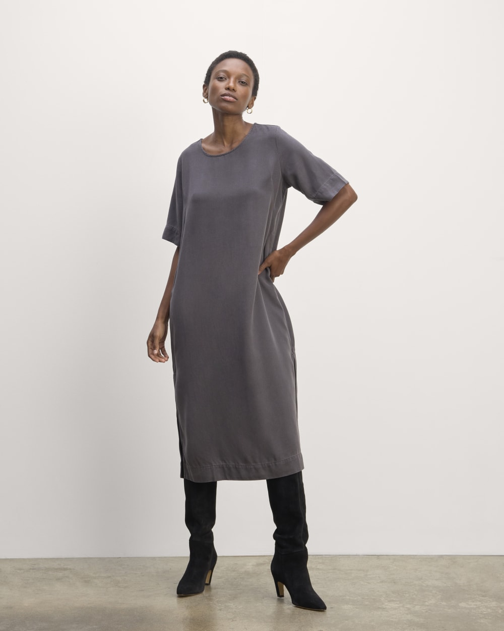 メードインワールド　ロンT The Relaxed T-Shirt Dress in Buttersoft | Graphite – Everlane