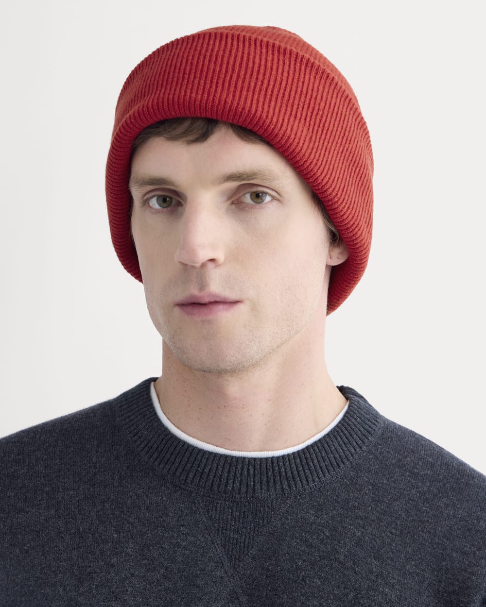 womens-gifting-beanie-berry-red