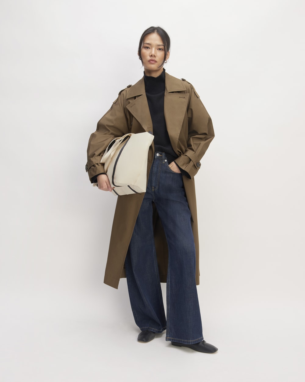 womens-recycled-nylon-tote-parchment | alt