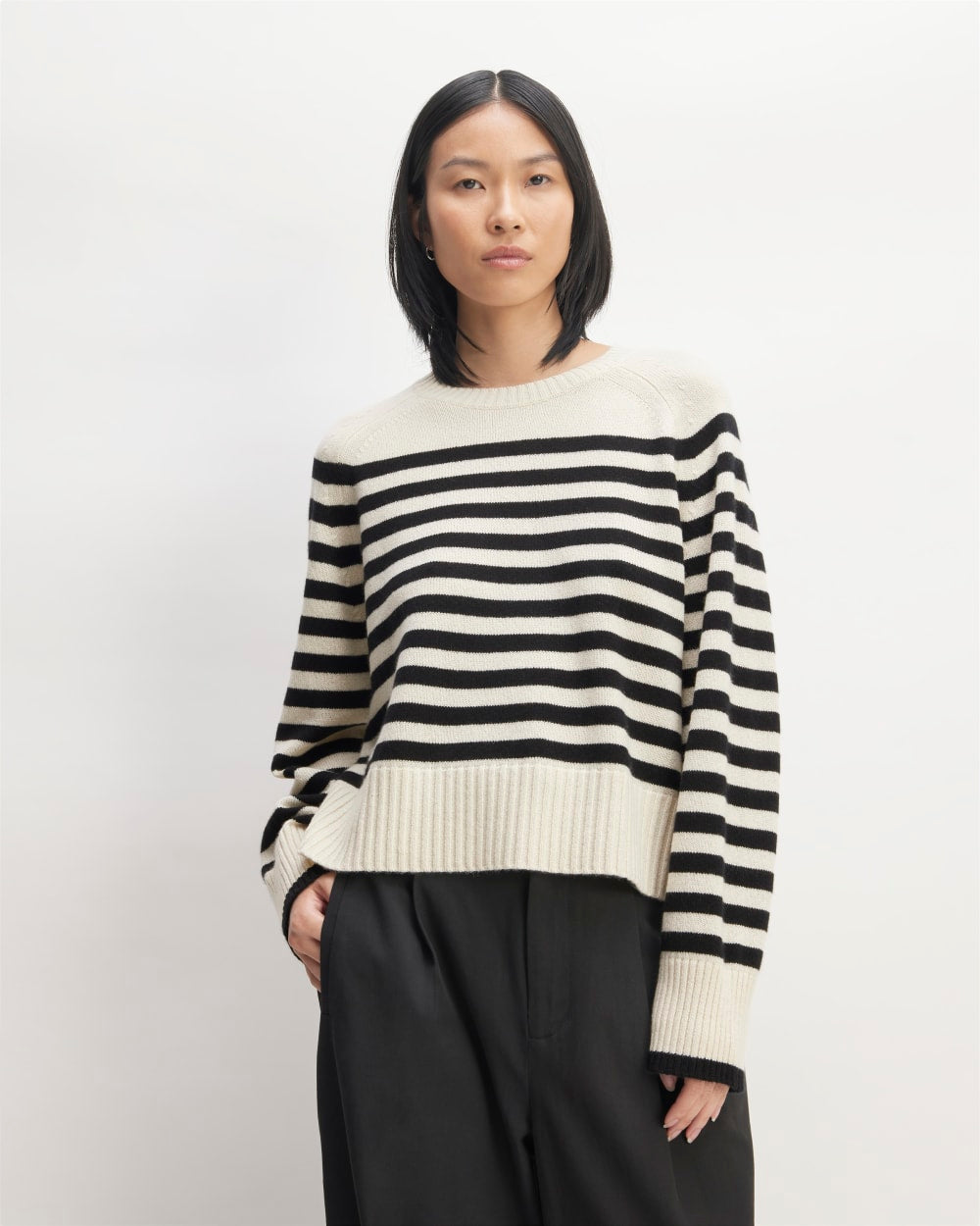 womens-cashmere-boxy-crew-sweater-bone-black | primary