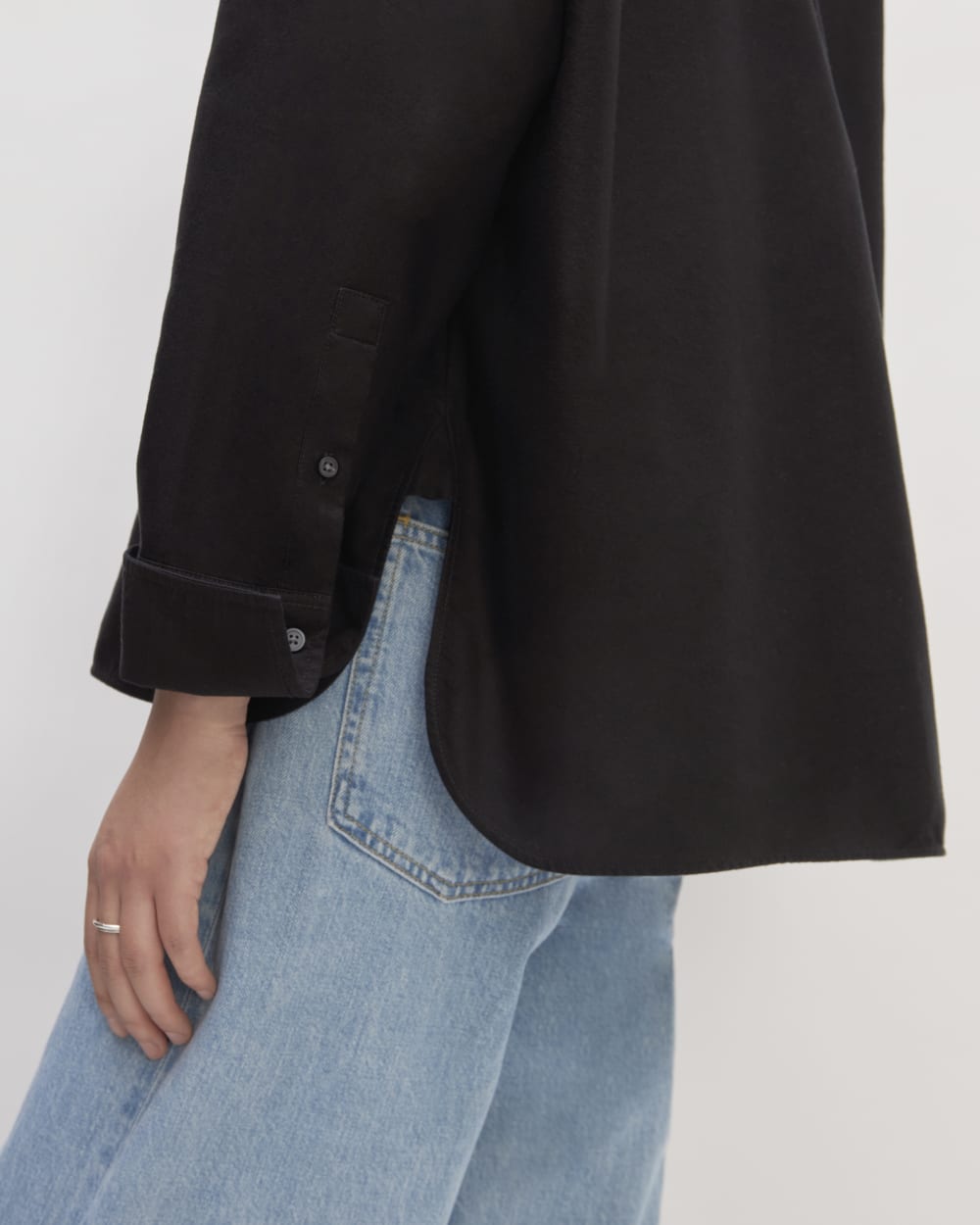 womens-boxy-oxford-black