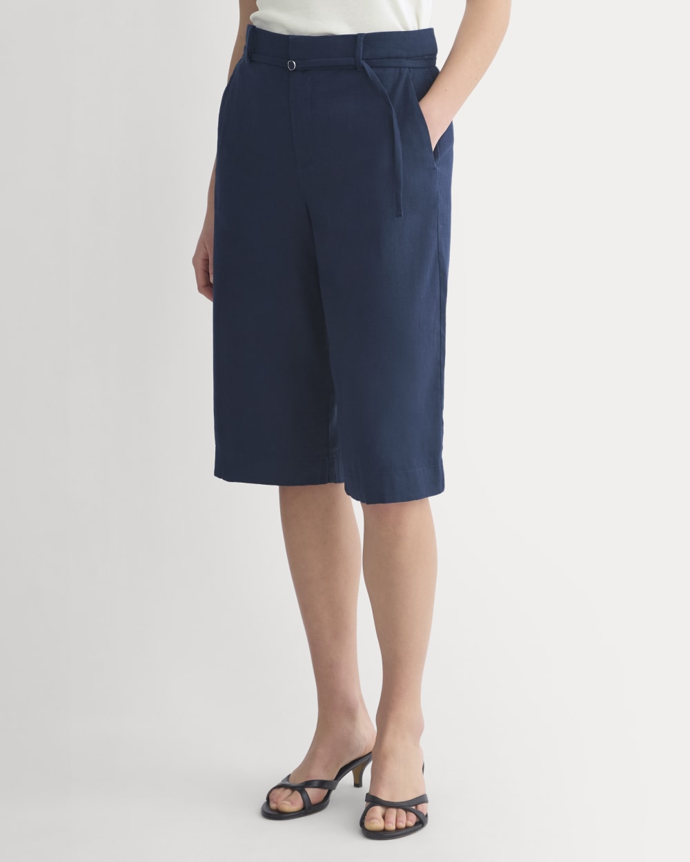 womens-long-tailored-short-stretch-linen-navy