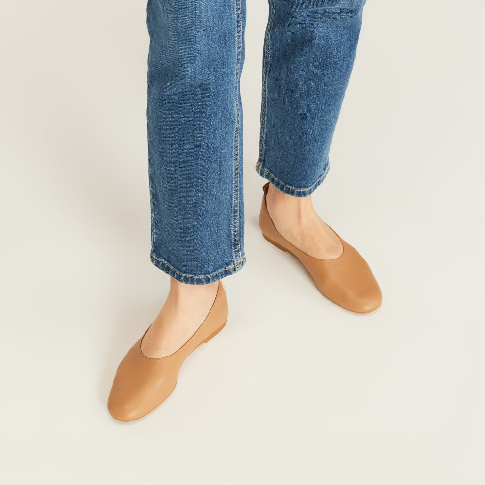 womens-day-glove-caramel