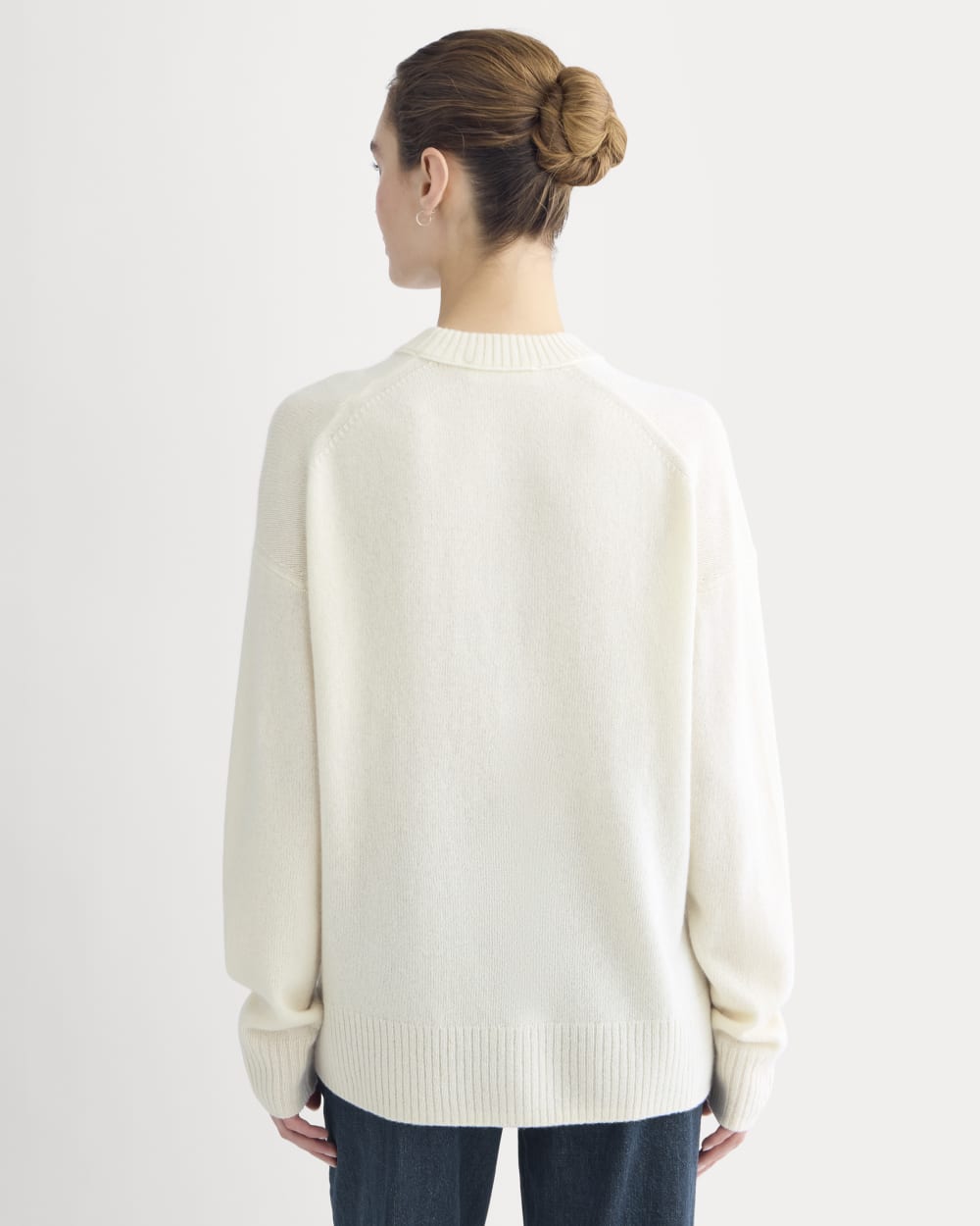 womens-cashmere-boyfriend-sweater-snow