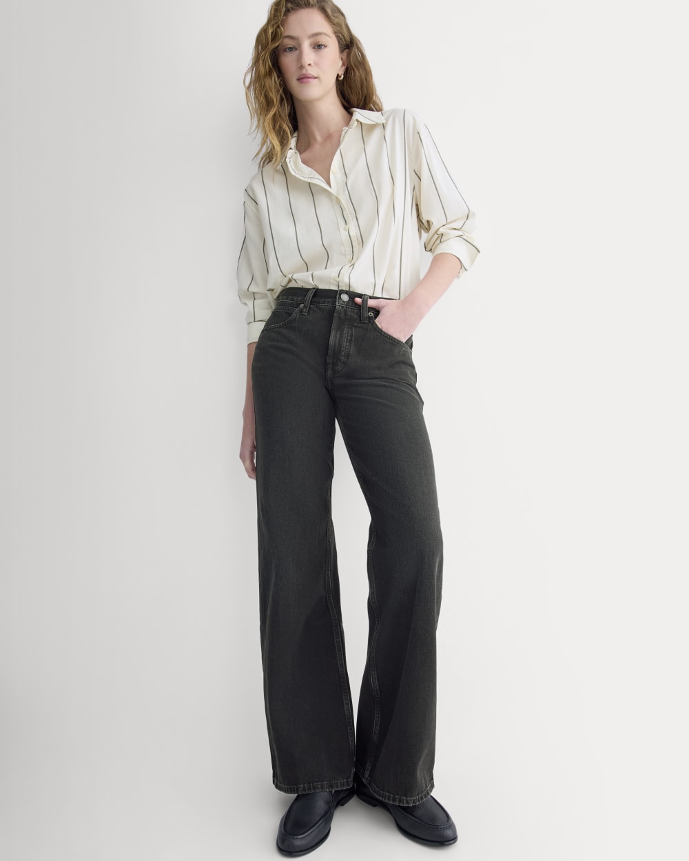 womens-relaxed-mid-rise-bootcut-jean-black | primary