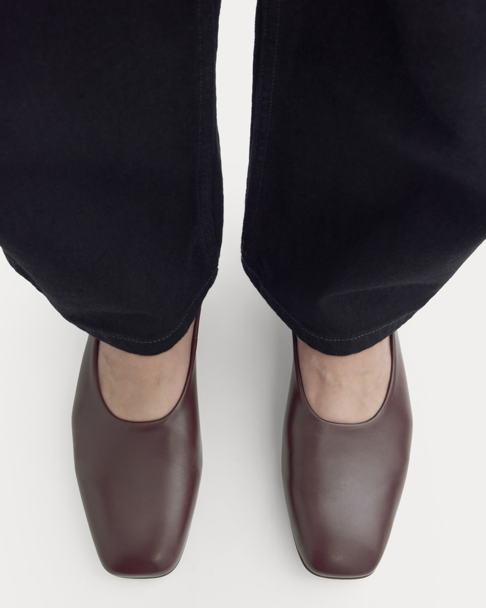 womens-gallery-sq-toe-flat-burgundy