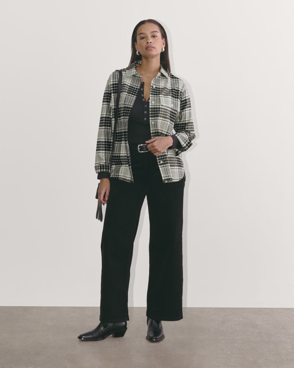 womens-flannel-boyfriend-shirt-light-heather-oat-black | alt