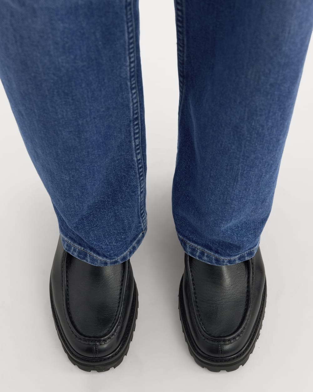 womens-leather-lug-chukka-black