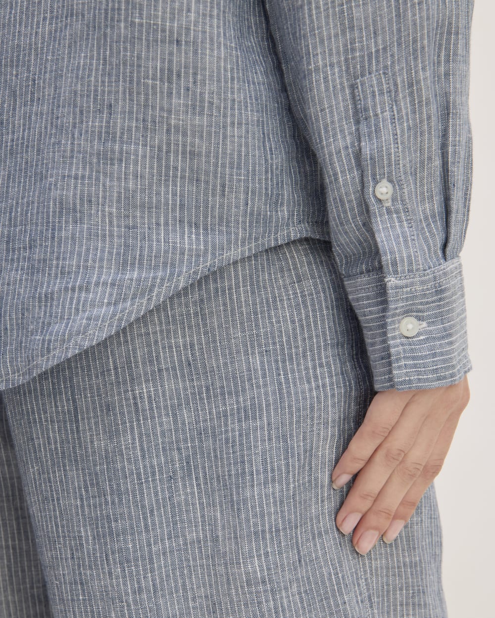 womens-relaxed-linen-shirt-white-blue