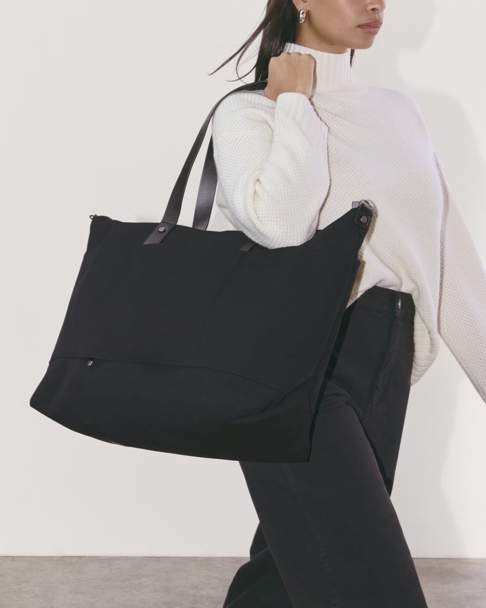 womens-canvas-weekender-black