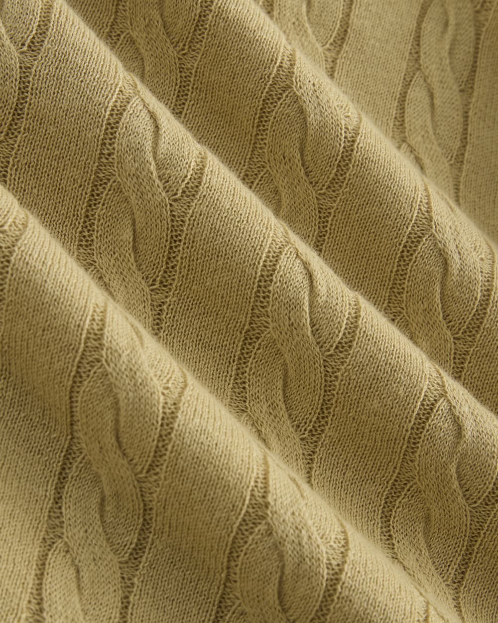 womens-cable-v-neck-in-cotton-cashmere-classic-khaki