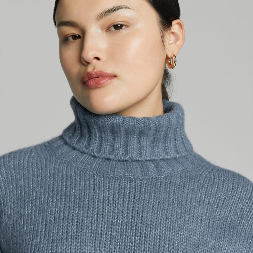 womens-light-chunky-turtleneck-faded-blue