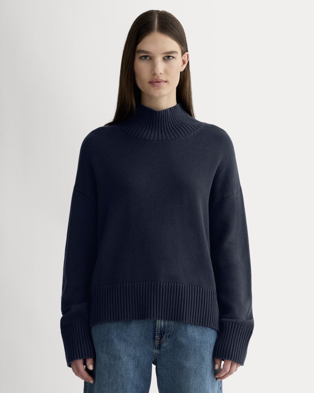 The Boxy Turtleneck in Everyday Cotton Navy – Everlane