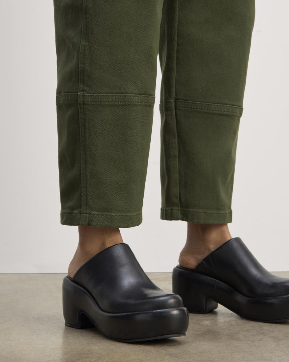 womens-utility-barrel-pant-dark-forest