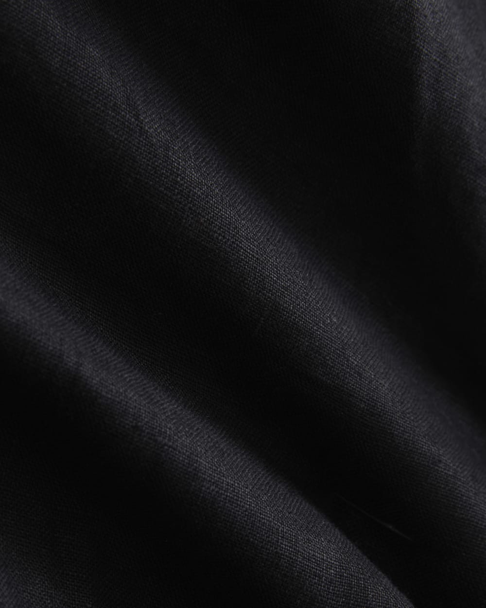 womens-flowy-short-in-linen-black