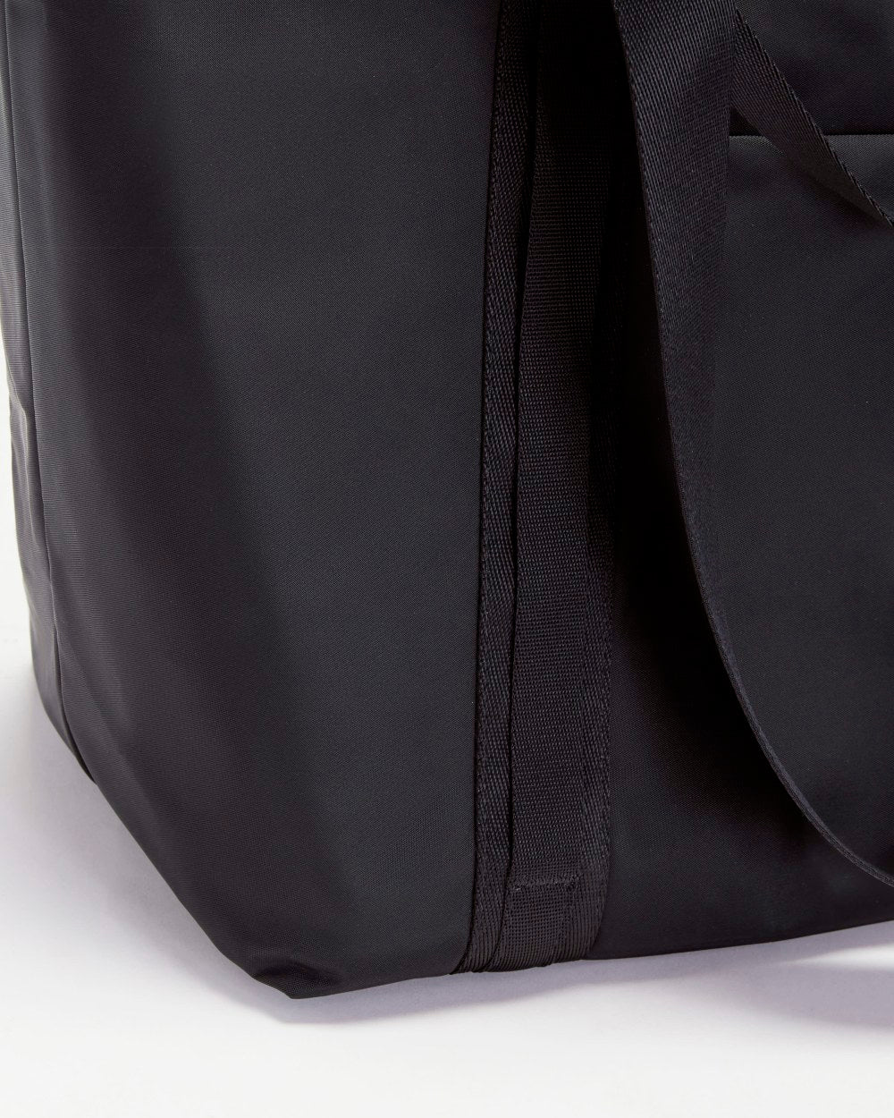 womens-recycled-nylon-tote-black