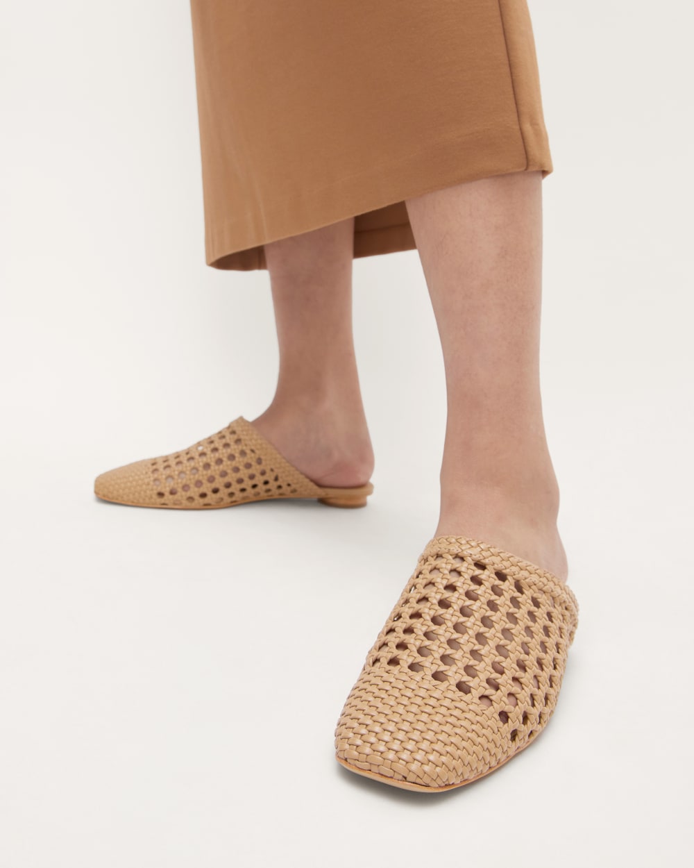 women-leather-day-mule-taupe-woven | alt