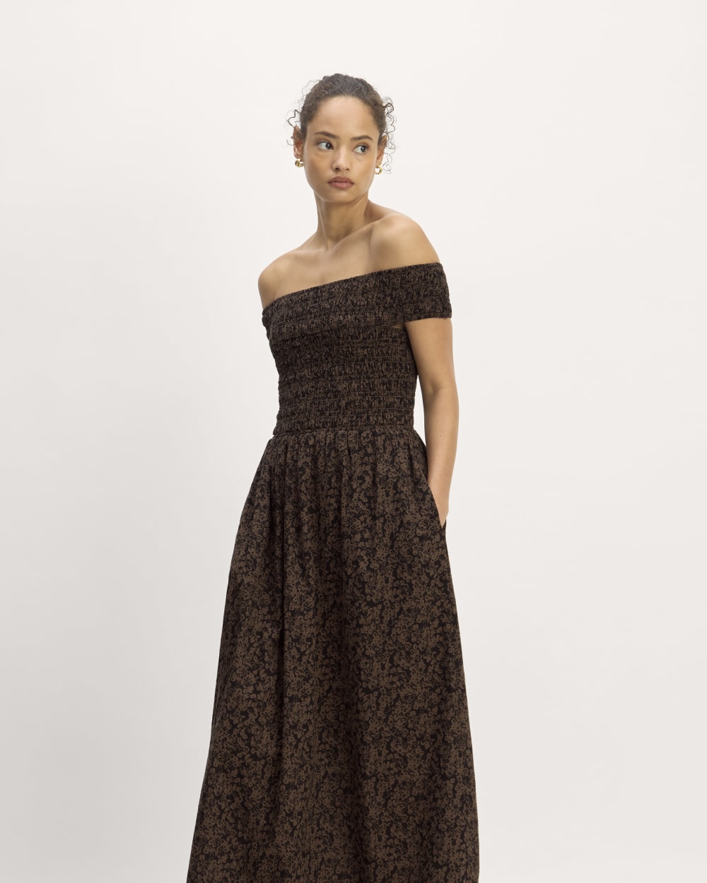 The Gauze Off-the-Shoulder Dress | Black / Cocoa Small Floral Everlane The Gauze Off-the-Shoulder Dress | Black / Cocoa Small Floral Everlane