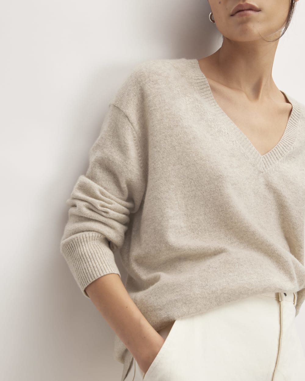 womens-cashmere-relaxed-v-neck-canvas