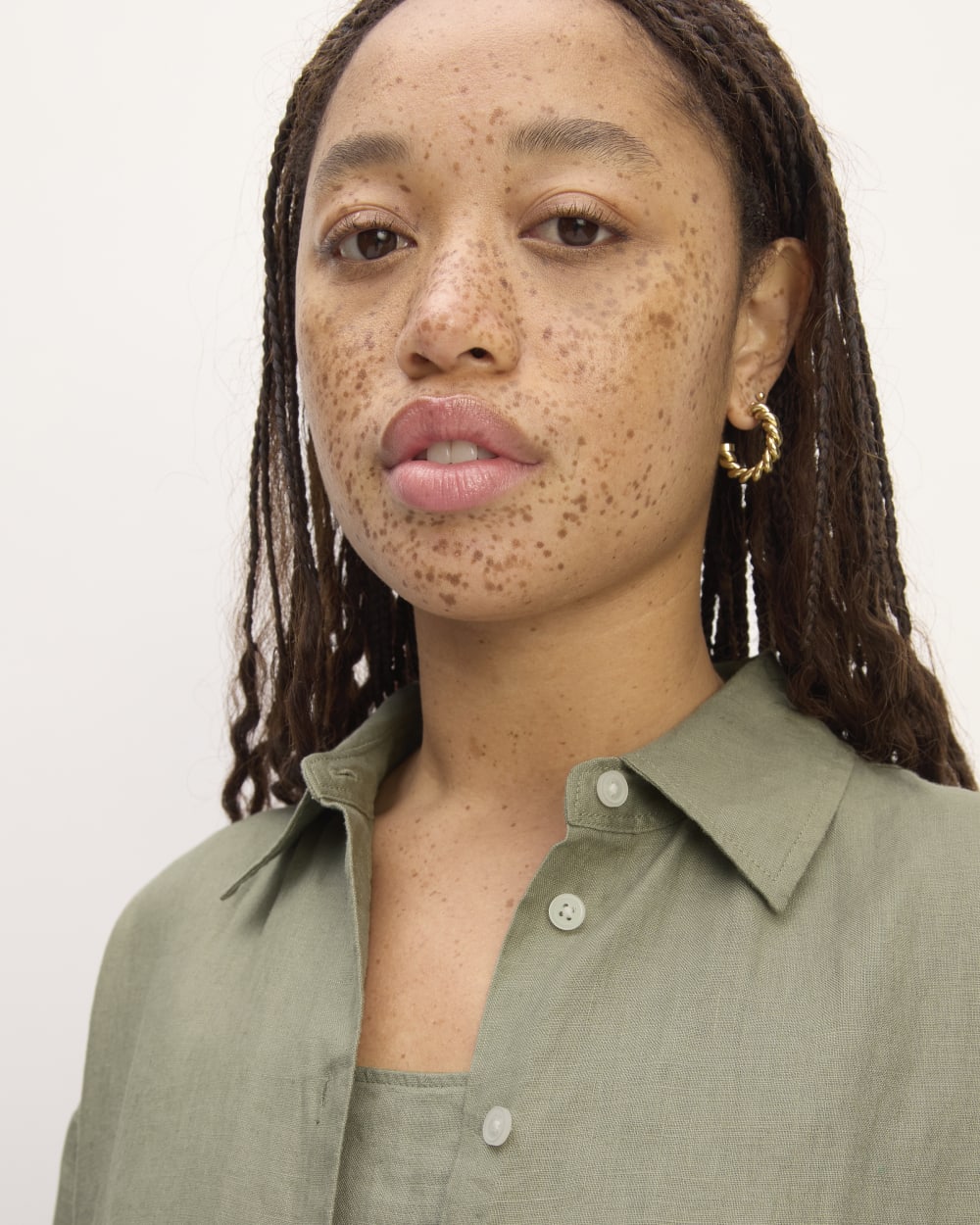 womens-linen-boyfriend-shirt-sage-green