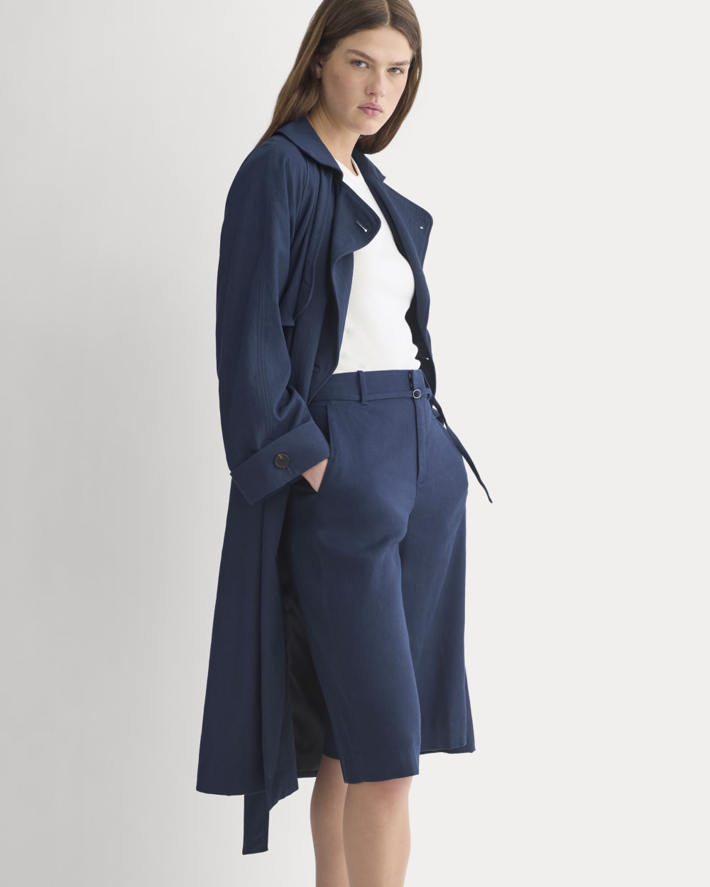 womens-long-tailored-short-stretch-linen-navy