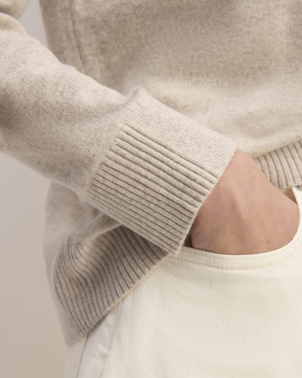 womens-cashmere-classic-crew-sweater-canvas