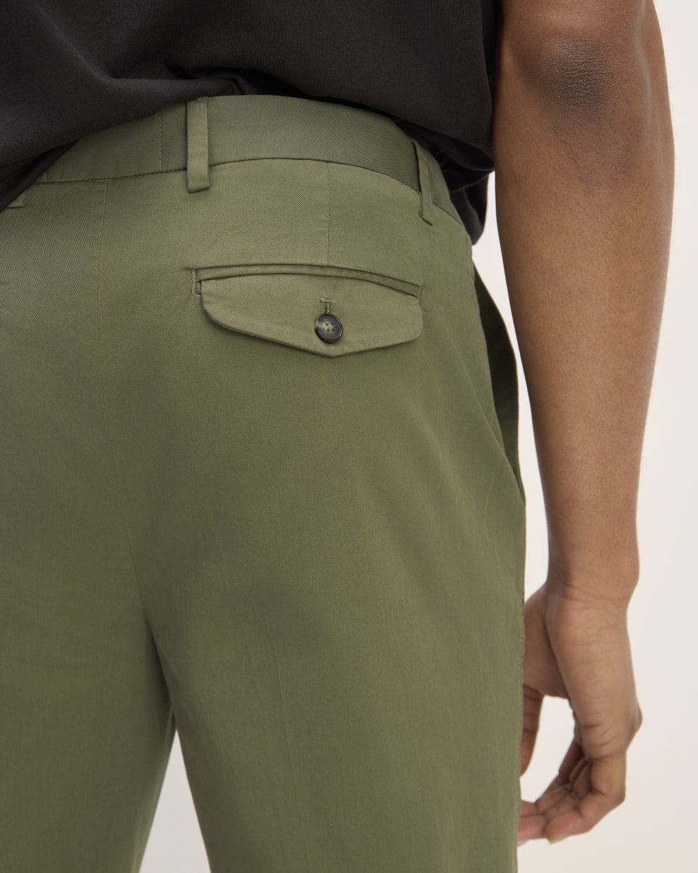 mens-relaxed-taper-air-chino-kalamata