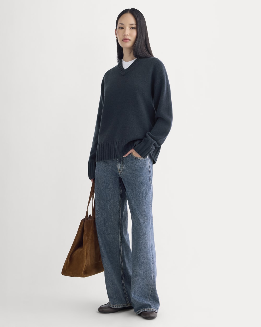 womens-v-neck-sweater-extrafine-merino-navy