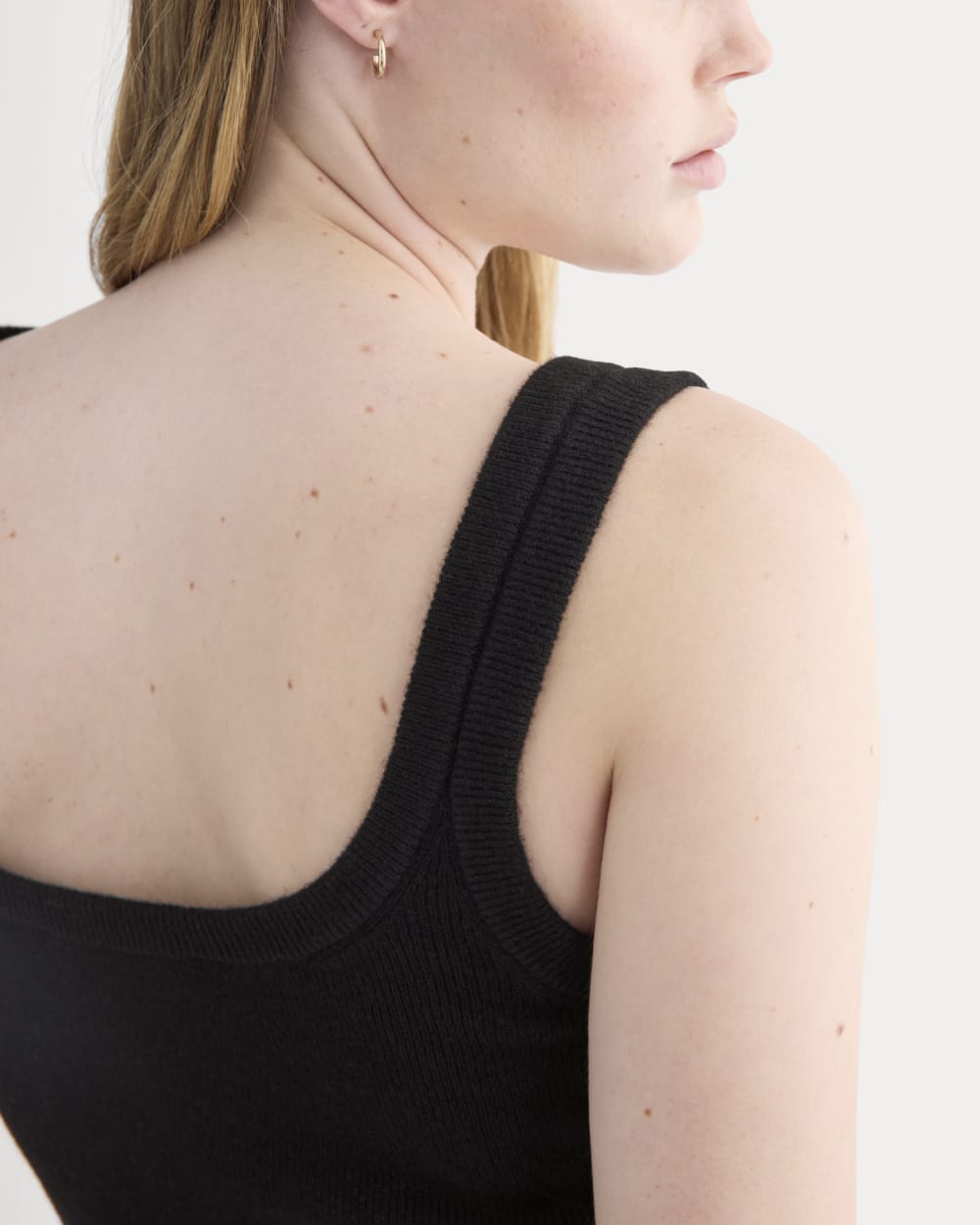 womens-cashmere-cropped-tank-black