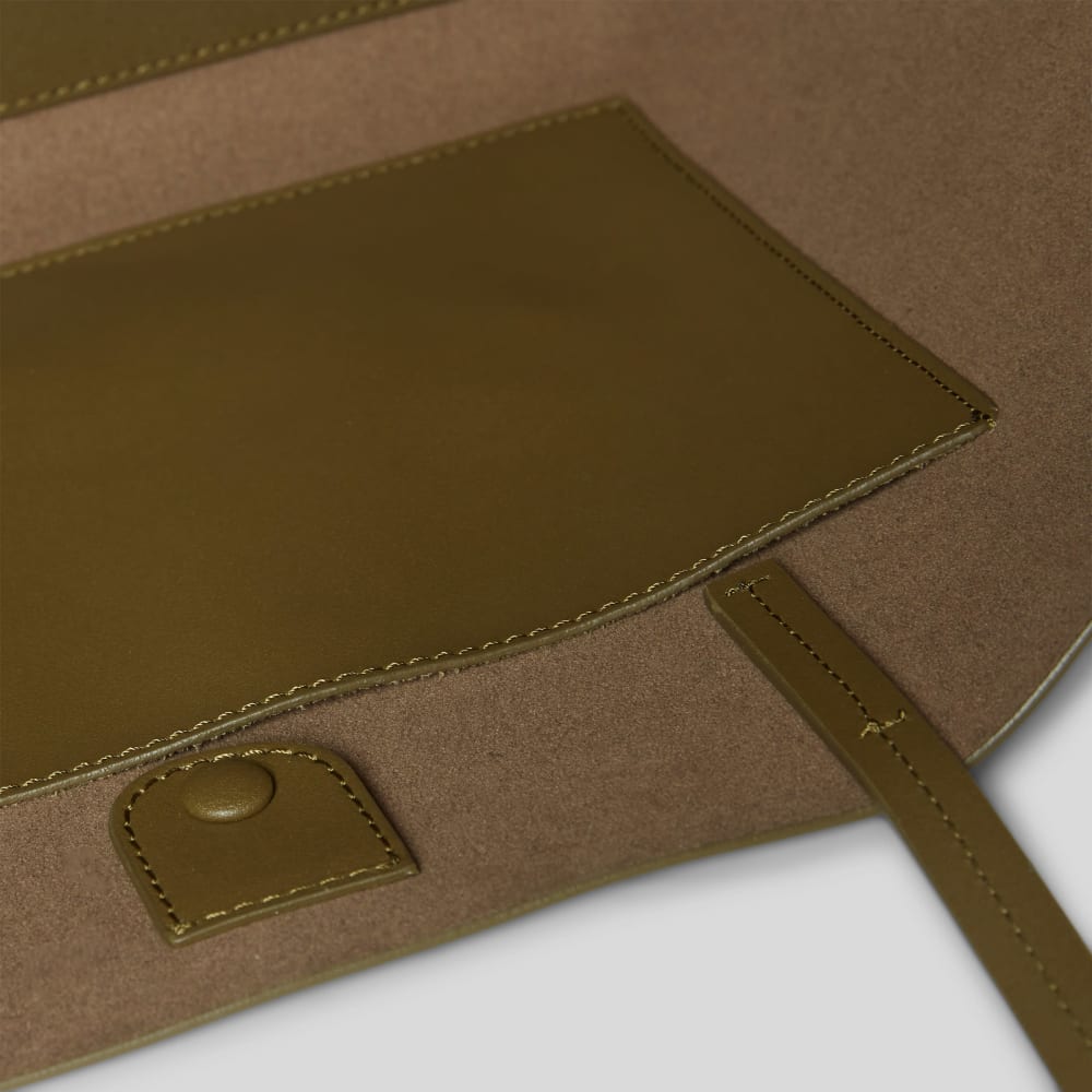 womens-luxe-medium-italian-leather-tote-beech