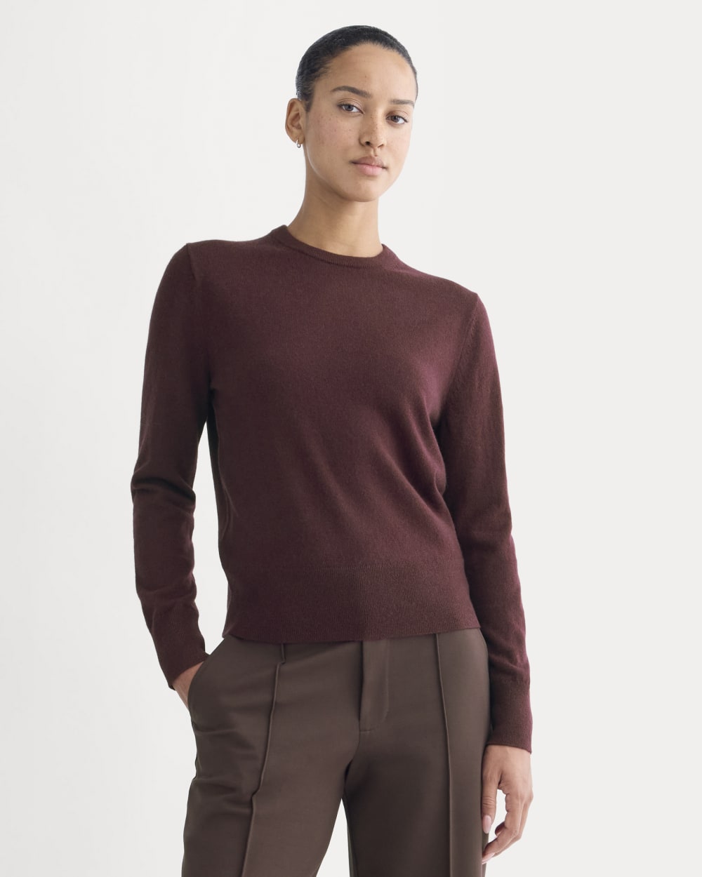 womens-cashmere-slim-crew-sweater-wine