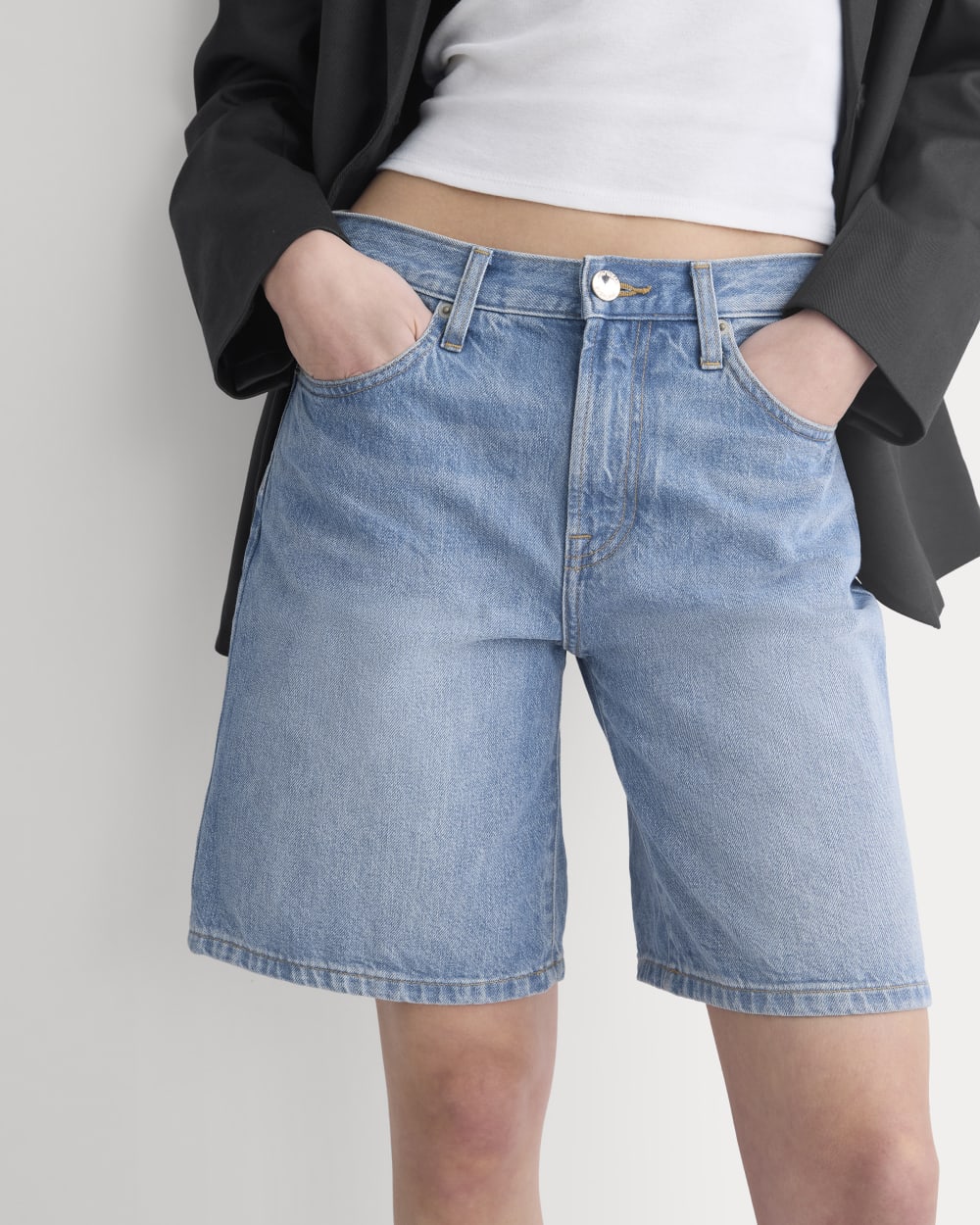 womens-loose-jean-short-light-wash