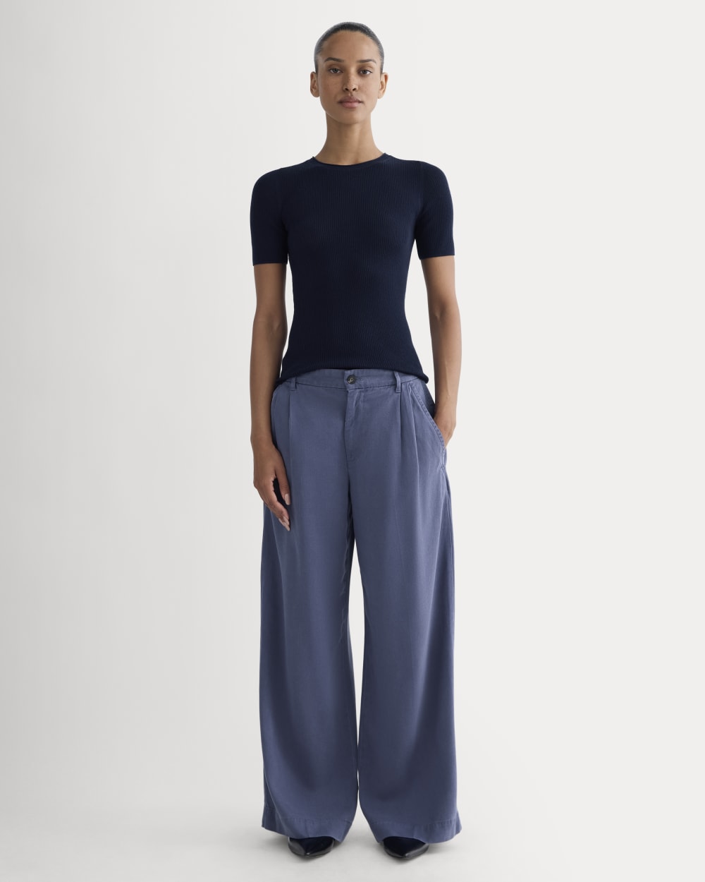 womens-tencel-twill-pleated-chino-indigo | primary