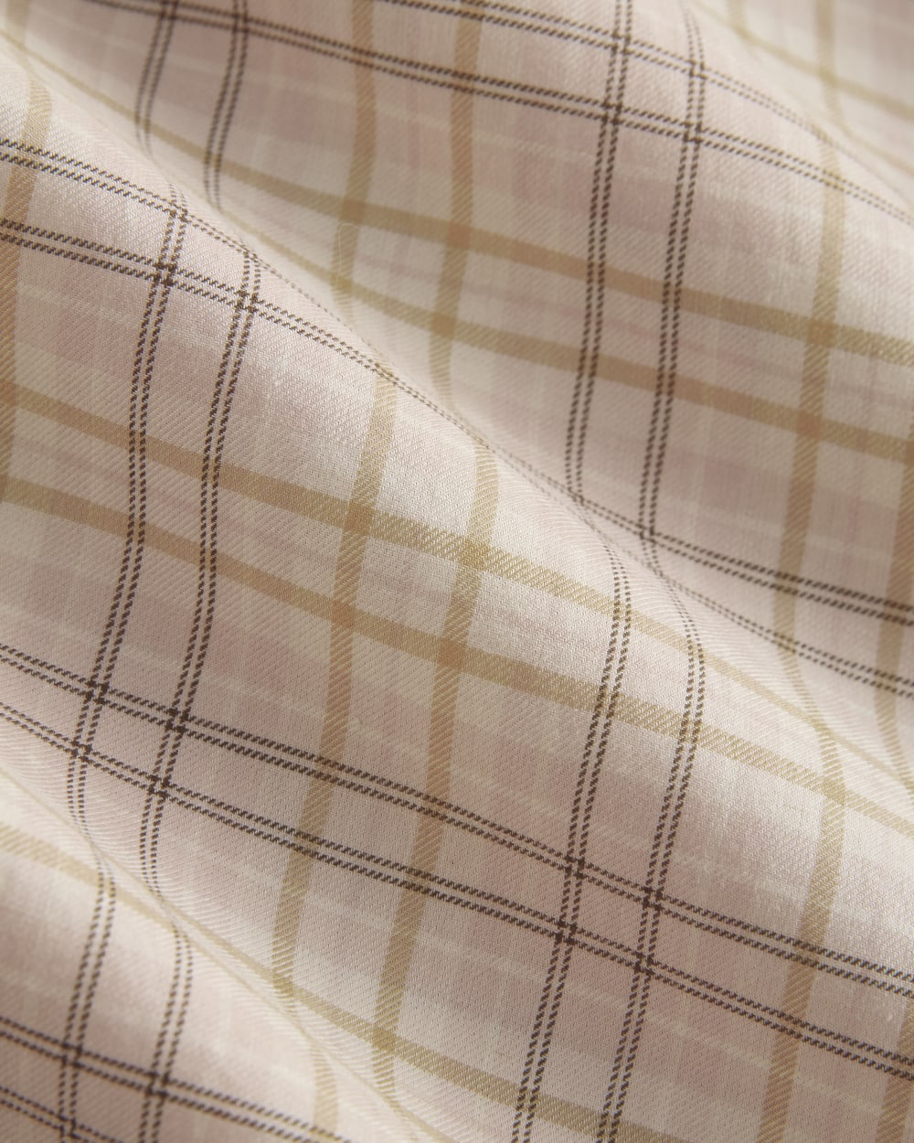 womens-everyday-shirt-in-silky-cotton-plaid
